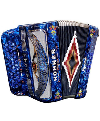 “Exclusiva en Veerkamp Online” Hohner Acordeón Diatónico Fa-Sib-Mib Azul Aperlado A9700-FBBEB-BU con Estuche, Anacleto ''Norteño''