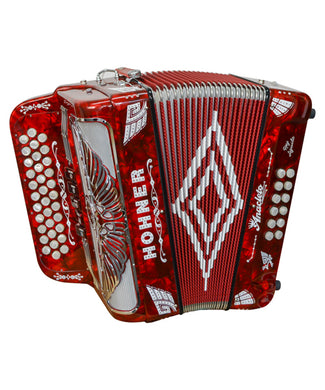 “Exclusiva en Veerkamp Online” Hohner Acordeón Diatónico Anacleto Fa-Sib-Mib Rojo con Estuche A9730-FBBEB-RD 
