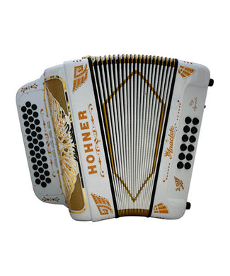 “Exclusiva en Veerkamp Online” Hohner Acordeón Diatónico Anacleto Fa-Sib-Mib Blanco con Estuche A9730 FBBEB-WH/GD 